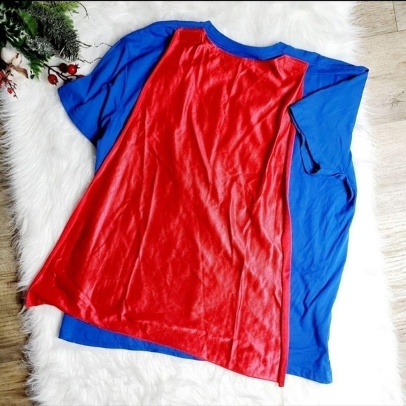Superman Tee T-Shirt w/ Velcro Cape Glow In The Dark Halloween Costume Superhero - Picture 3 of 7